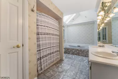 6 Bluebird Ct, Raritan Township, NJ 08822 - Photo 22
