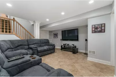 6 Bluebird Ct, Raritan Township, NJ 08822 - Photo 32