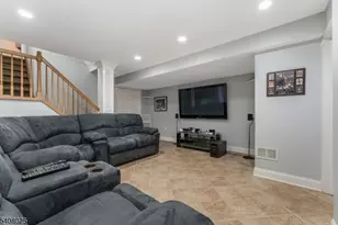 6 Bluebird Ct, Raritan Township, NJ 08822 - Photo 32