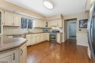 6 Bluebird Ct, Raritan Township, NJ 08822 - Photo 8
