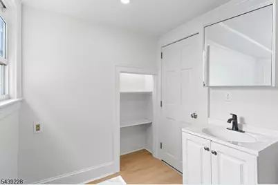 42 Grant Ave, Kearny, NJ 07032 - Photo 8