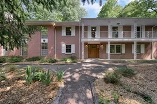 29 Brook Dr, Watchung, NJ 07069 - Photo 1