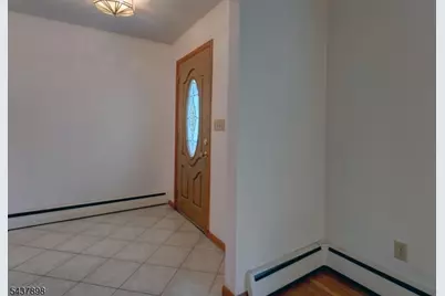 34 Knoll Rd, Wayne, NJ 07470 - Photo 6