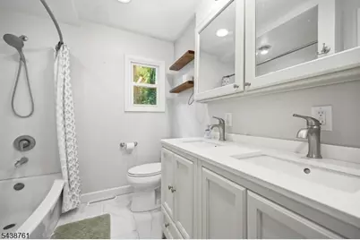 312 Lakeview Dr, Hampton Township, NJ 07860 - Photo 8