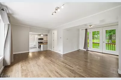 312 Lakeview Dr, Hampton Township, NJ 07860 - Photo 4