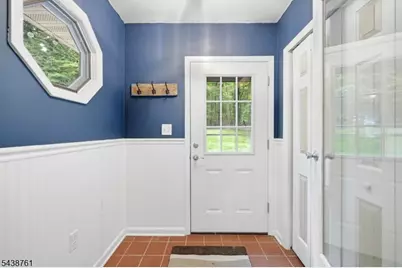 312 Lakeview Dr, Hampton Township, NJ 07860 - Photo 10