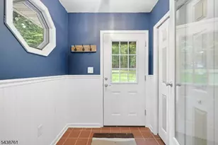 312 Lakeview Dr, Hampton Township, NJ 07860 - Photo 10