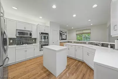 83 Schindler Ct, Parsippany, NJ 07054 - Photo 4