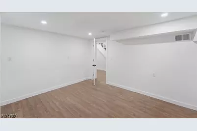 166 Lincoln St, Montclair, NJ 07042 - Photo 30