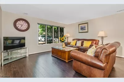 107 Westchester Ter, Clinton Township, NJ 08801 - Photo 6