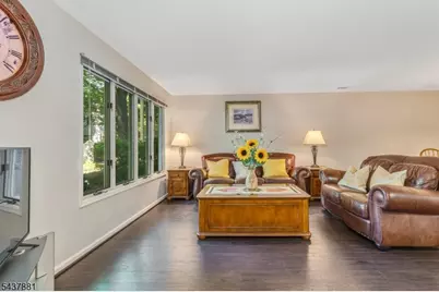 107 Westchester Ter, Clinton Township, NJ 08801 - Photo 4