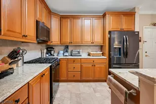 17 Ridgeview Ln, Mount Arlington, NJ 07856 - Photo 4