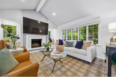 25 Grove St, Caldwell, NJ 07006 - Photo 6