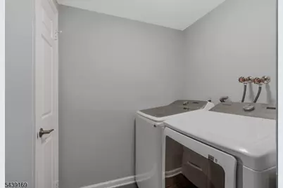 11 Hampton Ct, Bernards Township, NJ 07920 - Photo 8