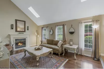 11 Hampton Ct, Bernards Township, NJ 07920 - Photo 4