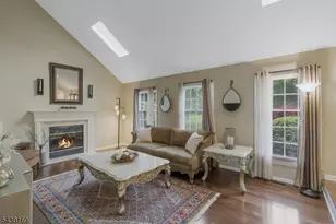 11 Hampton Ct, Bernards Township, NJ 07920 - Photo 4