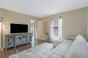 11 Hampton Ct, Bernards Township, NJ 07920 - Photo 12