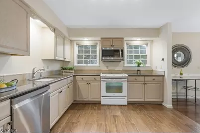 11 Hampton Ct, Bernards Township, NJ 07920 - Photo 6