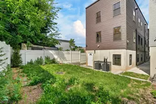 747 S 11th St, Newark, NJ 07103 - Photo 18
