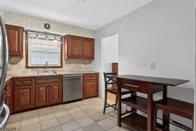 348 W Emerson Ave, Rahway, NJ 07065 - Photo 6