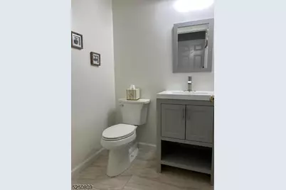68 Kent Dr, Roseland, NJ 07068 - Photo 14