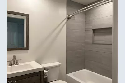 68 Kent Dr, Roseland, NJ 07068 - Photo 20