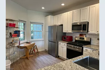 68 Kent Dr, Roseland, NJ 07068 - Photo 6