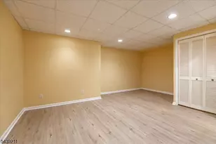 23 E Foxboro Ln, West Milford, NJ 07480 - Photo 14