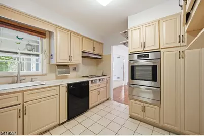 27 Knollwood Rd, Morristown, NJ 07960 - Photo 10