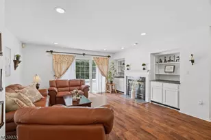 9 Knox Ct, Bernards Township, NJ 07920 - Photo 4