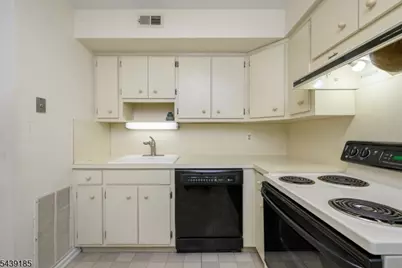 28 Countryside Dr Ondo, Bernards Township, NJ 07920 - Photo 6