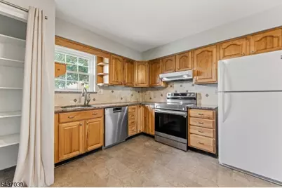 1901 Wilshire Ct, Hillsborough Township, NJ 08844 - Photo 4