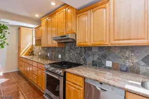 221 Madison St, Linden, NJ 07036 - Photo 8