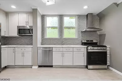 169 Vermont Ave, Newark, NJ 07106 - Photo 6