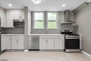169 Vermont Ave, Newark, NJ 07106 - Photo 6