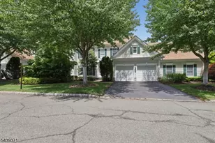 122 White Pine Ct, Paramus, NJ 07652 - Photo 1