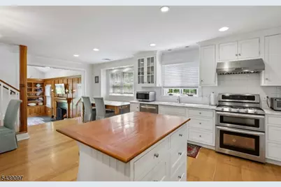 111 Village Rd, Harding Township, NJ 07976 - Photo 20