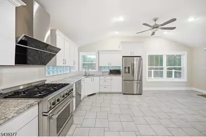 47 Crossbrook Rd, Livingston, NJ 07039 - Photo 10