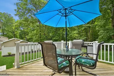 42 Davenport Ave, Roseland, NJ 07068 - Photo 4