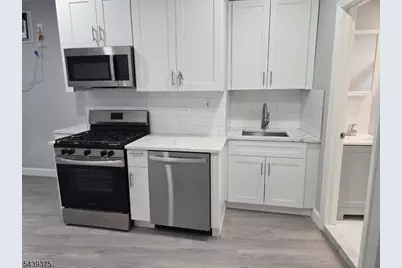 8 Fleming Ave, Newark, NJ 07105 - Photo 4