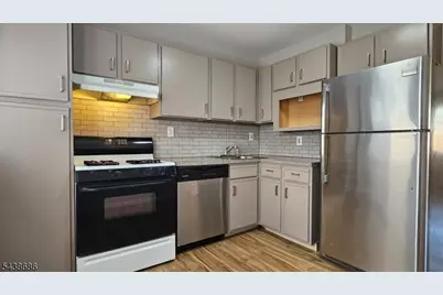 6 Dartmouth Ave U #4B, Bridgewater, NJ 08807 - Photo 4