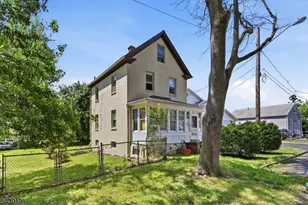 114 Franklin Pl, Roselle Park, NJ 07204 - Photo 2