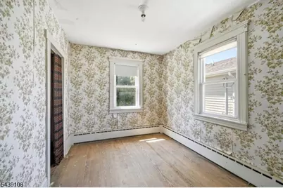 114 Franklin Pl, Roselle Park, NJ 07204 - Photo 16