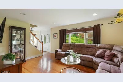 5 Maple Dr, Warren Township, NJ 07059 - Photo 4