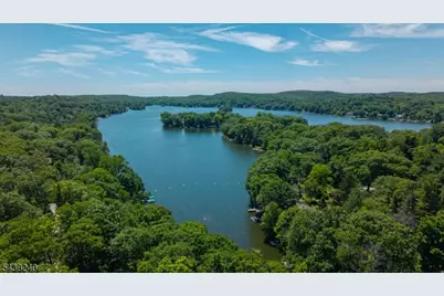 1150 Lakeside Dr E, Vernon, NJ 07422 - Photo 8