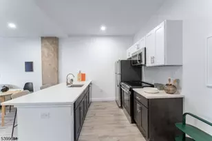 10 Commerce Ct, Newark, NJ 07102 - Photo 2