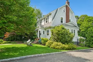 20 Euclid Pl, Montclair, NJ 07042 - Photo 2