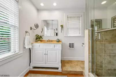 20 Euclid Pl, Montclair, NJ 07042 - Photo 18