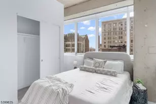 10 Commerce Ct, Newark, NJ 07102 - Photo 16