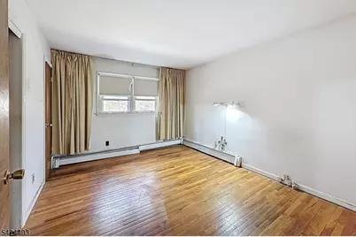 142 Valley View Dr, Rockaway Township, NJ 07866 - Photo 12